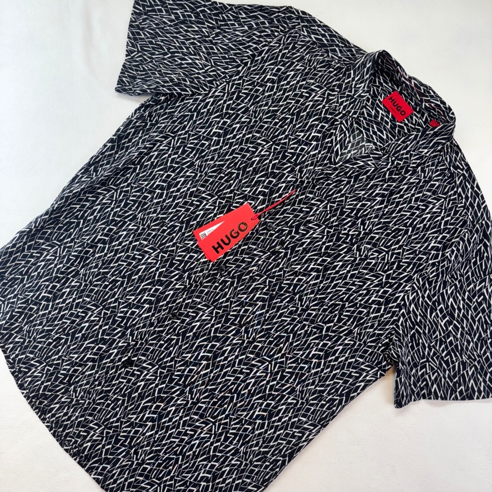 HUGO Boss Red‎ Tag Straight Fit Black White Short Sleeve Button Up Shirt S NWT